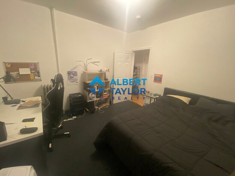 Building Photo - 10 Parker Hill Ave