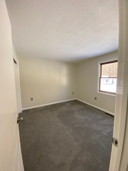 Back bedroom w/large closet - 60 Minechoag Hts