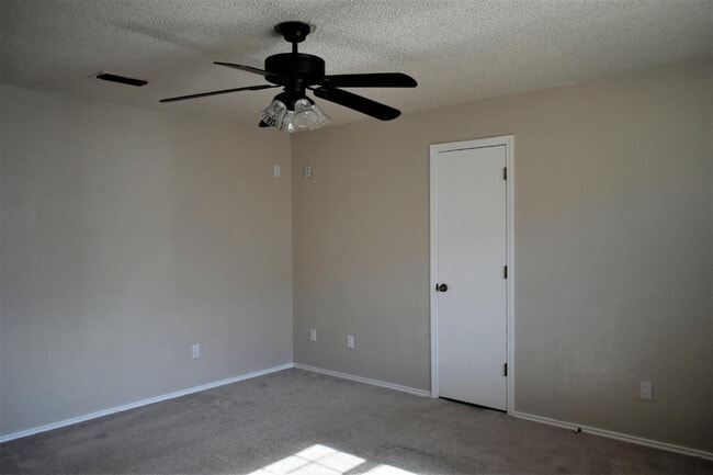 Building Photo - 8405 Fremont Ave