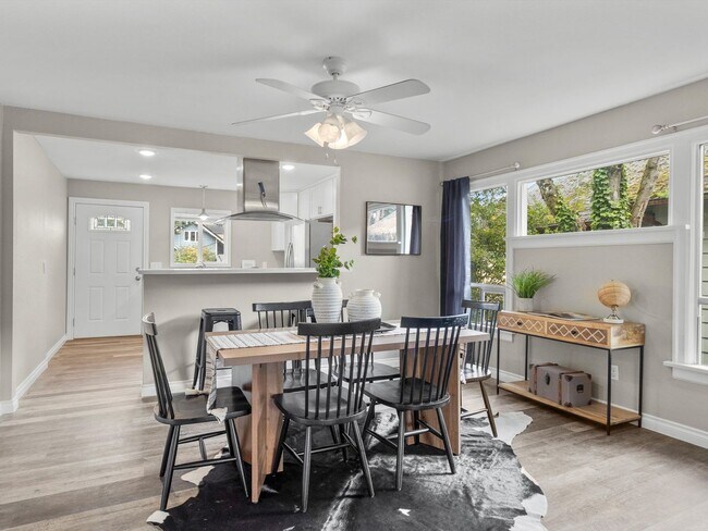 Building Photo - Charming Tacoma 2BR with Private Patio & RV Parking