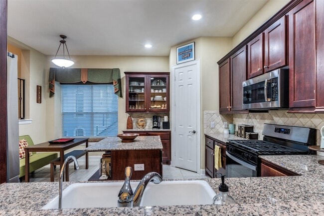 Building Photo - 4512 Rose St