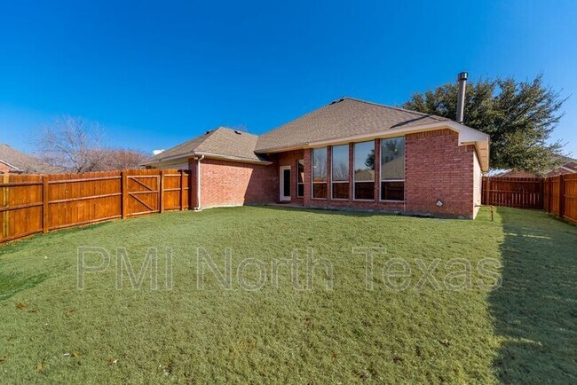 Building Photo - 4911 Lakeland Dr