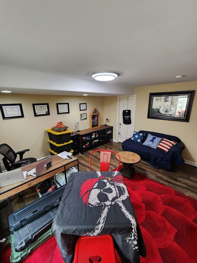 Building Photo - Beautiful Home in Pine Creek