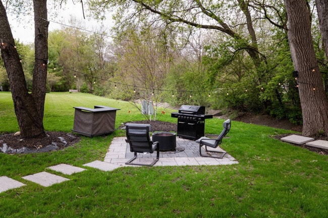 Building Photo - 4016 Eaton Dr