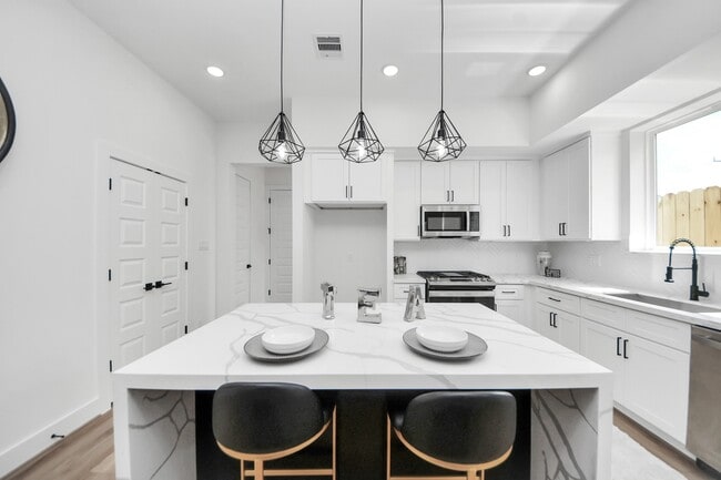 Building Photo - 3118 Wentworth St