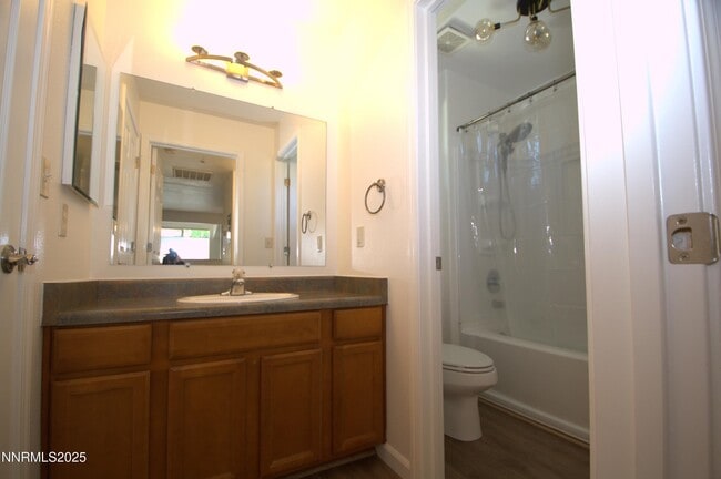 Building Photo - 1052 Watt St