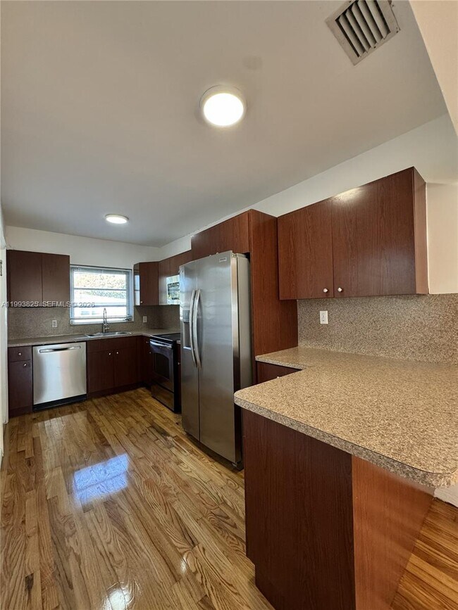 Building Photo - 5353 SW 6th St