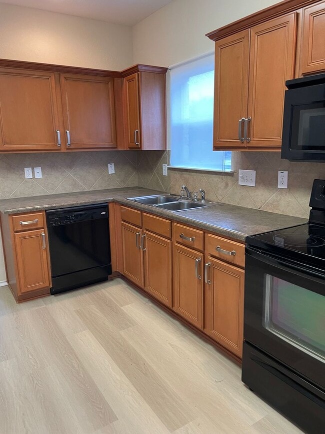 Building Photo - Applications Received! Bright & Spacious 3BR/2.5BA with Loft and Two-Car Garage in Sendero Springs