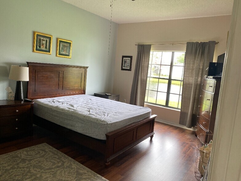 Building Photo - 5831 Plumtree Ct