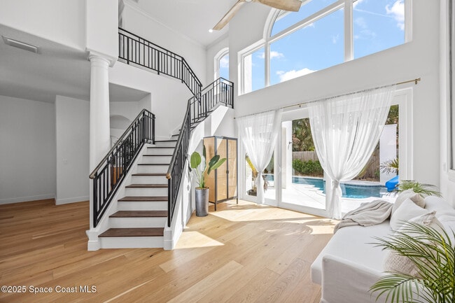Building Photo - 385 Newport Dr