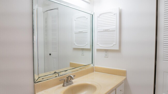 Building Photo - 400 SW 134th Way