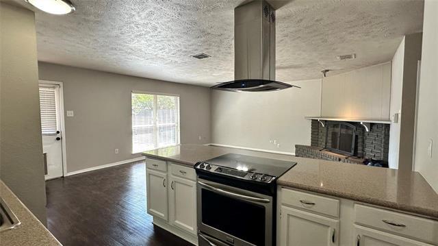 Building Photo - 534 Windsor Dr