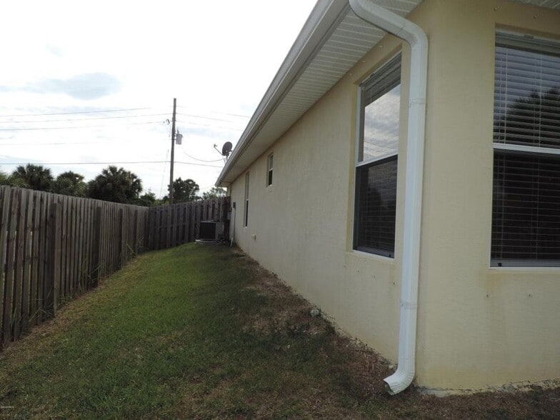 Building Photo - 3371 Freedom Ave