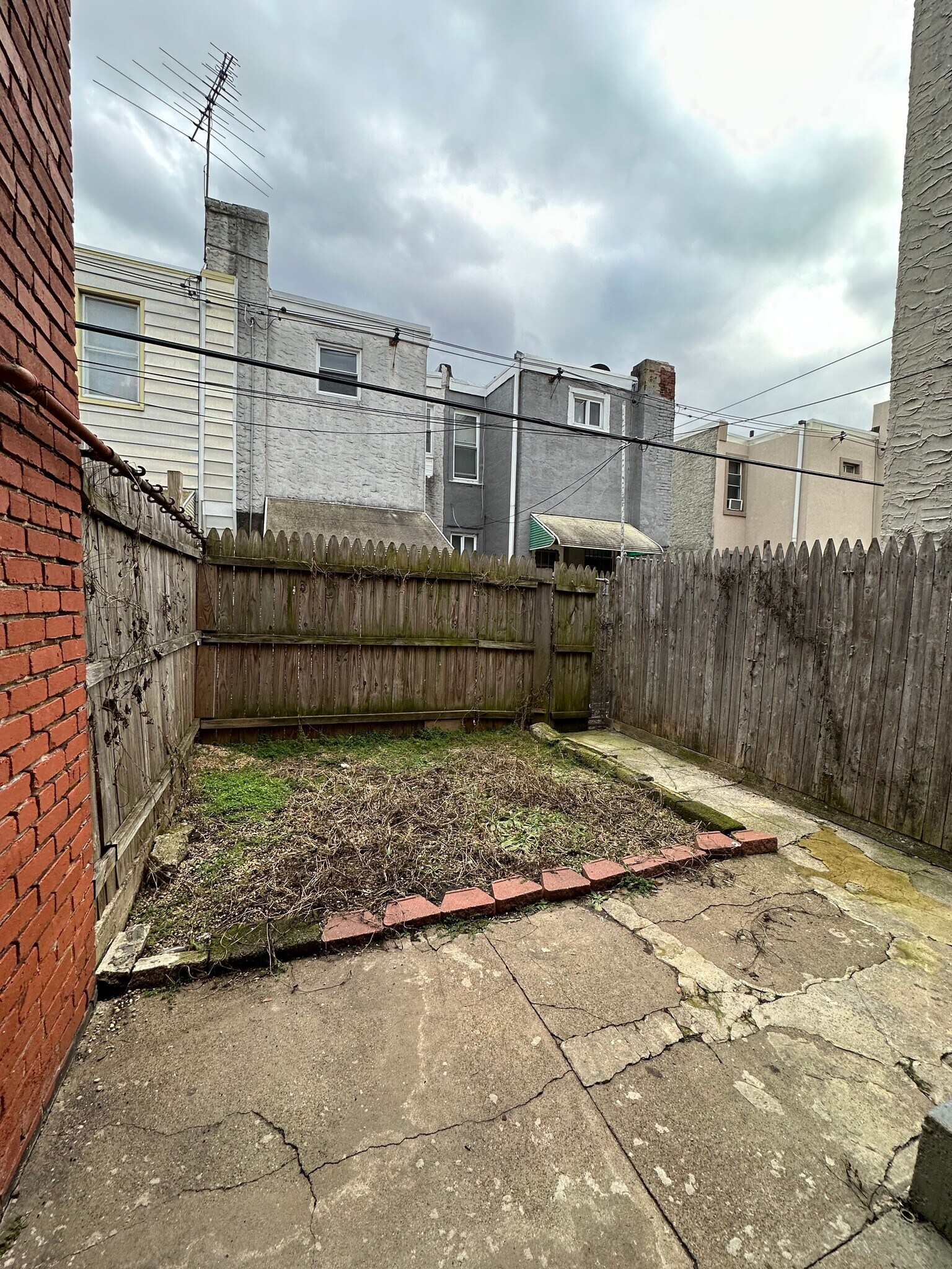 Building Photo - 3185 Tulip St