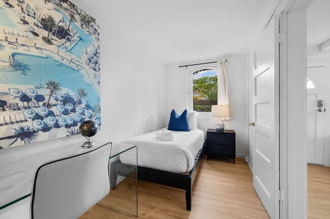 Building Photo - 344 Bonair St