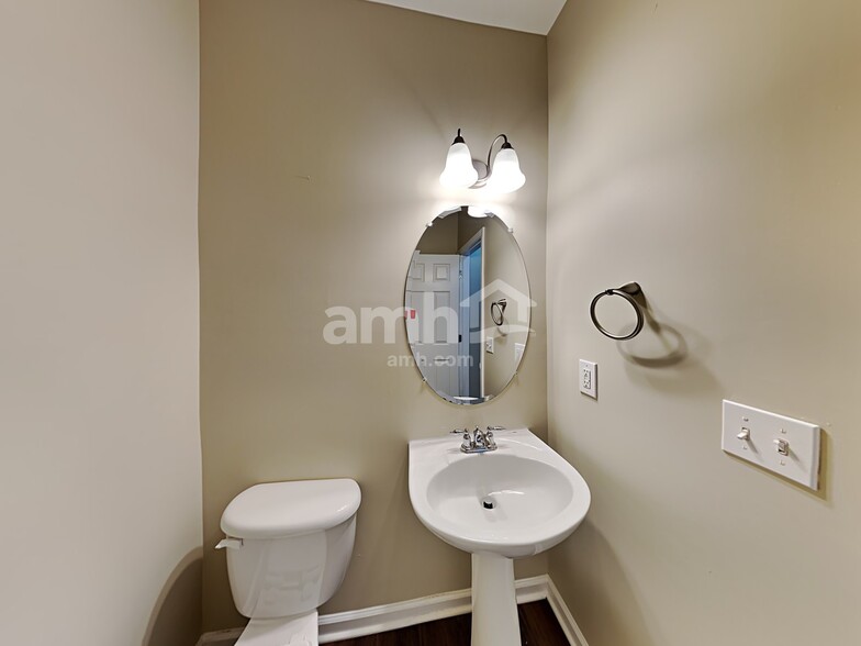 Building Photo - 916 Swallowtail View