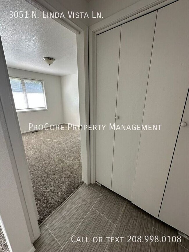 Building Photo - 3051 N Linda Vista Ln