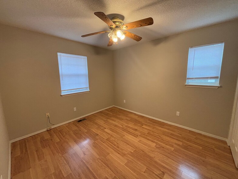 Building Photo - 3213 Cardinal Creek Cir