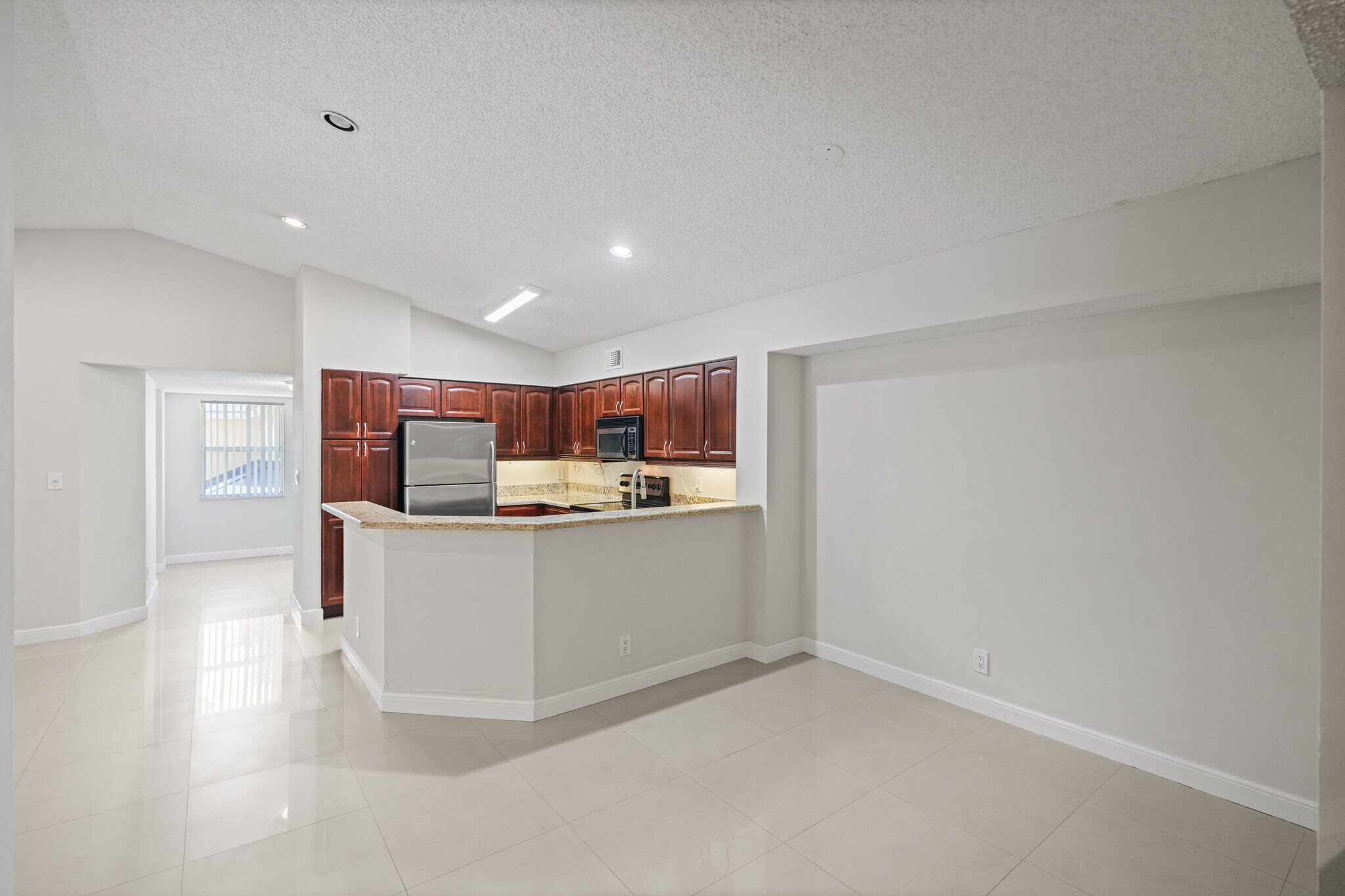 Building Photo - 7640 Westwood Dr
