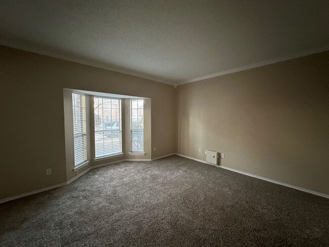 Building Photo - Coming Soon- Move in available 4/10/26