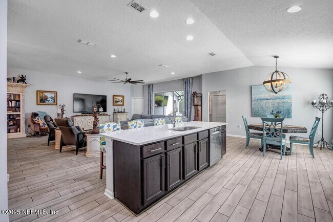 Building Photo - 11533 Red Koi Dr