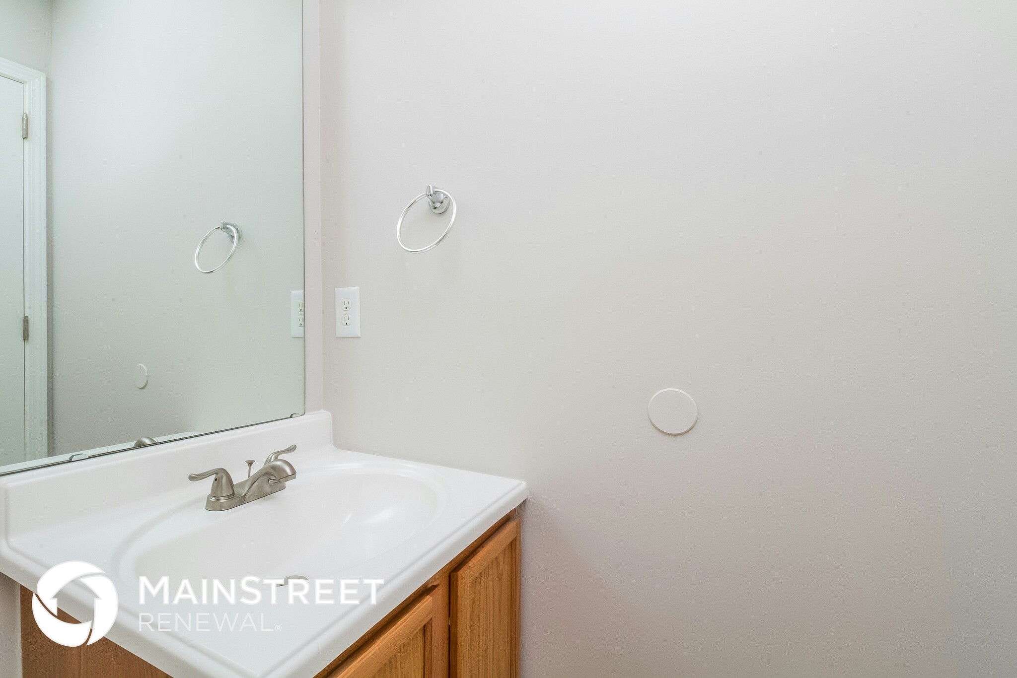 Building Photo - 7218 Hidden Lake Dr