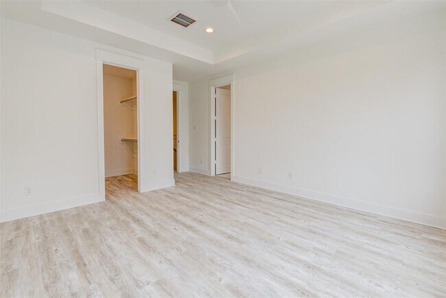 Building Photo - 2527 Judiway St