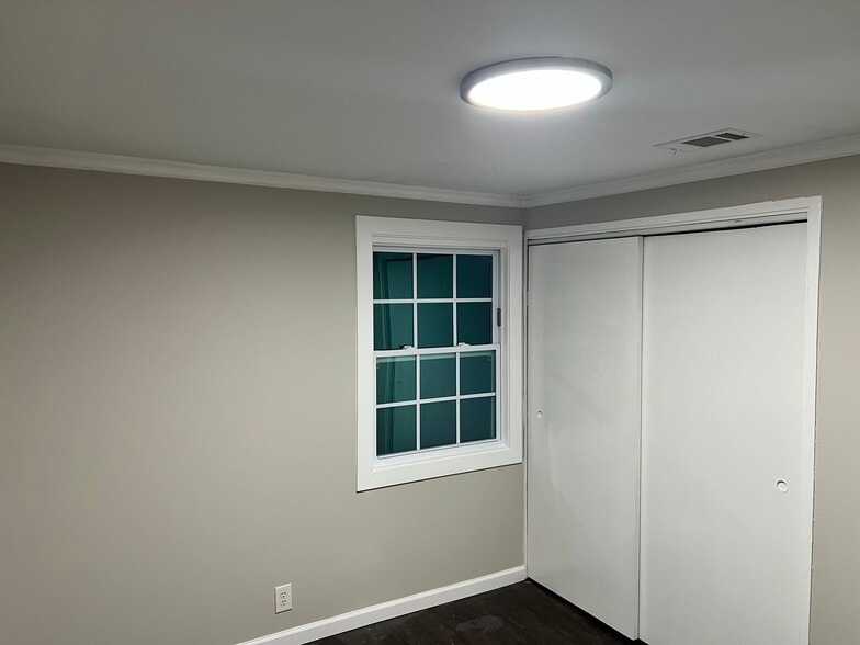 Building Photo - 801 S Houston Lake Rd