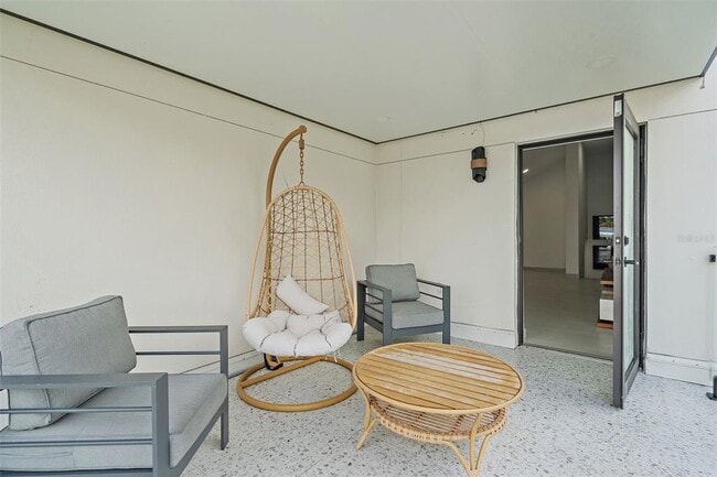 Building Photo - 585 Dolphin Ave SE