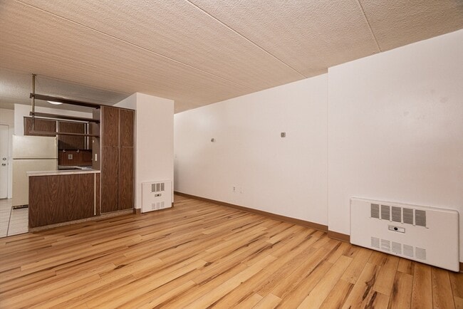 Building Photo - 200 Swanton St