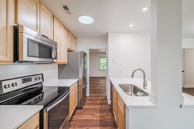 Building Photo - 1703 Choate Pl