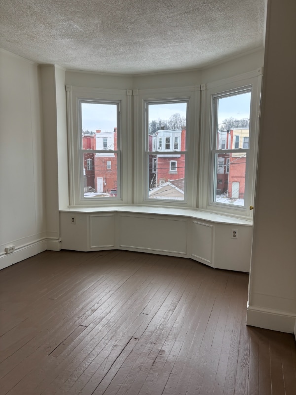 Building Photo - 3925 Burgoon Rd