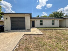 Building Photo - 1520 Eichen Rd