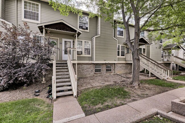 Building Photo - 3200 Azalea Dr