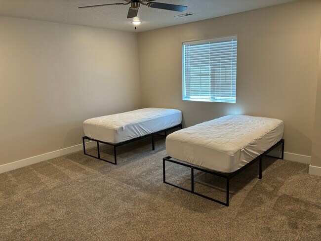 Building Photo - 2872 W 220 N