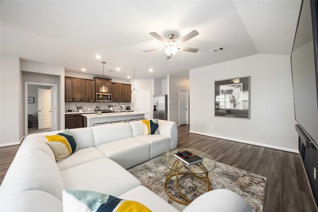 Building Photo - 6910 Lebec Dr