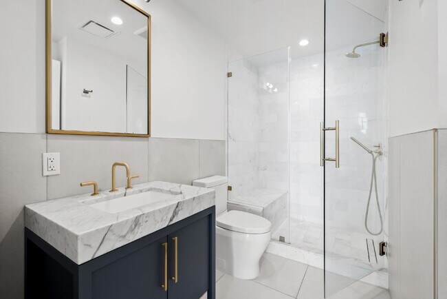 Building Photo - 70 Rainey St