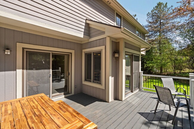 Building Photo - 254 Hunters Trail