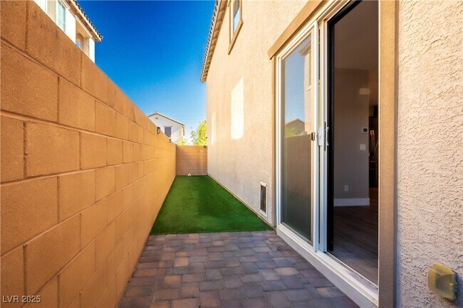 Building Photo - 10618 Sariah Skye Ave