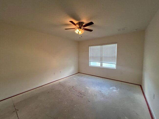 Building Photo - 1110 Newton Cir