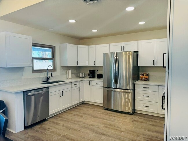 Building Photo - 1469 Terrace Dr