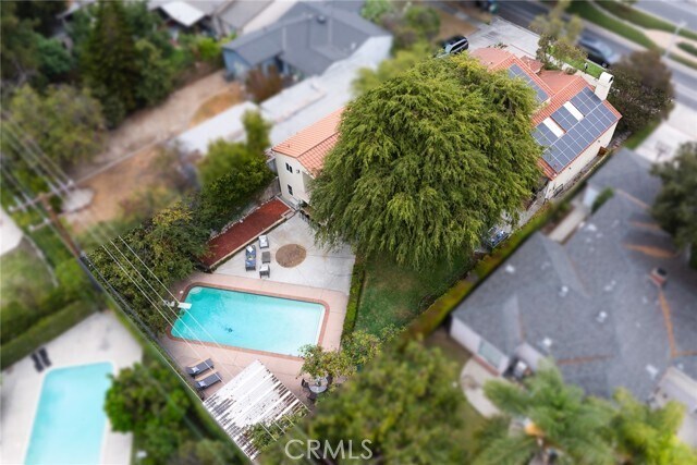 Building Photo - 1647 N Santa Anita Ave