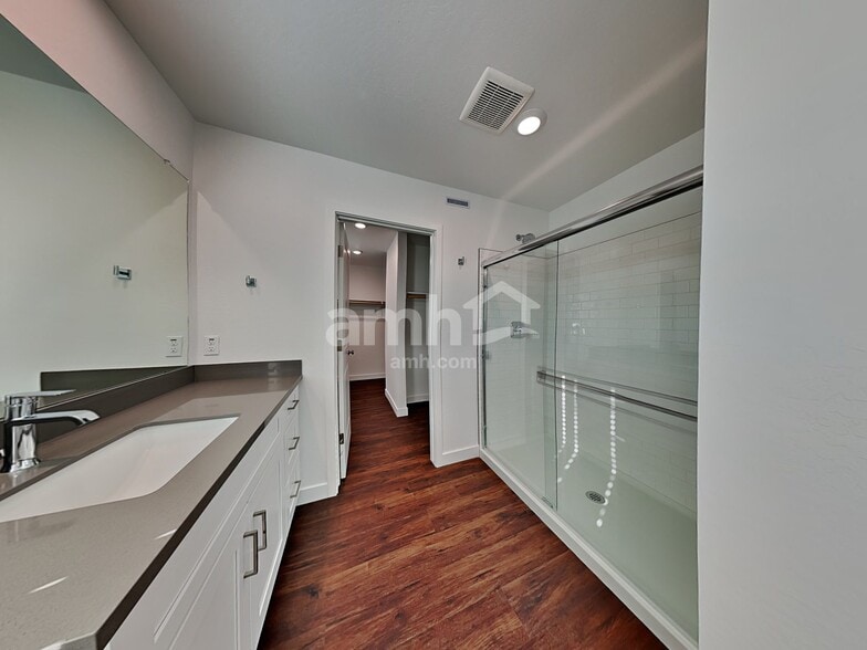 Building Photo - 8318 S 21st Ln