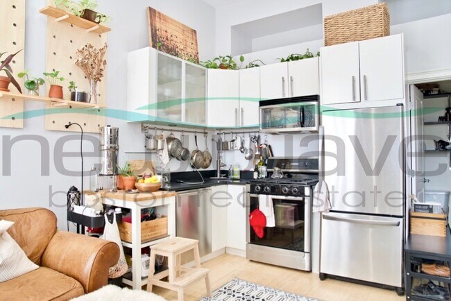 Primary Photo - 27 Columbus Ave