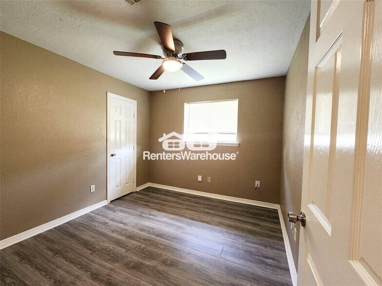 Building Photo - 1359 Tenderden Dr