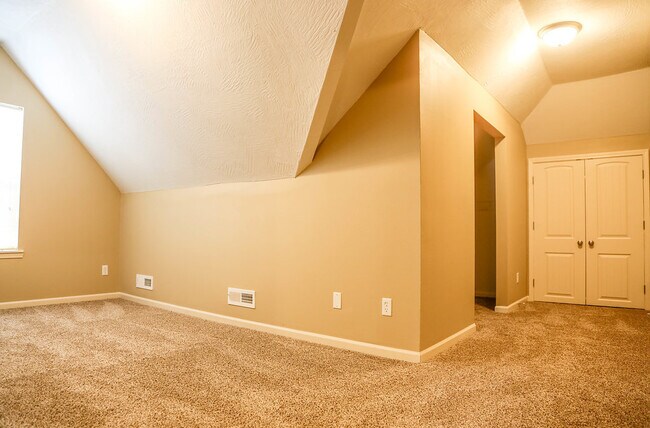 Building Photo - 459 S Main Ave