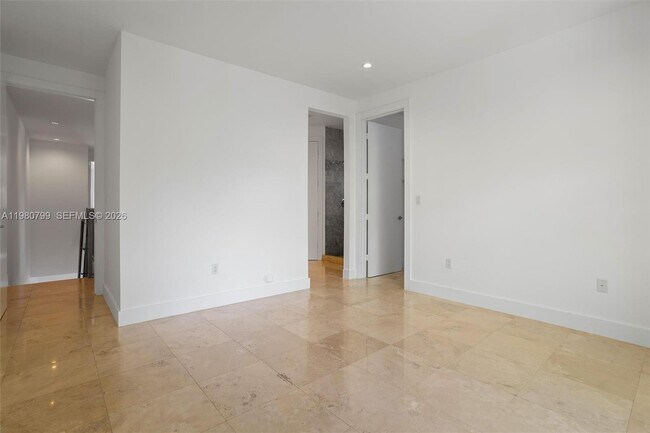 Building Photo - 2786 SW 34th Ave