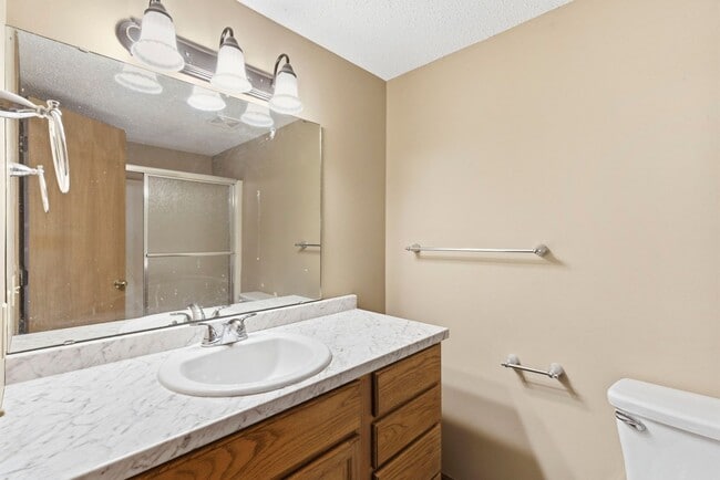 Building Photo - Arrowhead