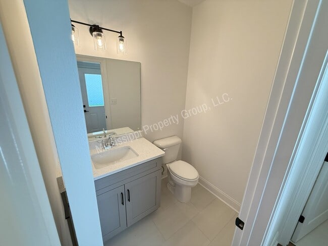 Building Photo - 3BR/3.5BA South Grove For Rent