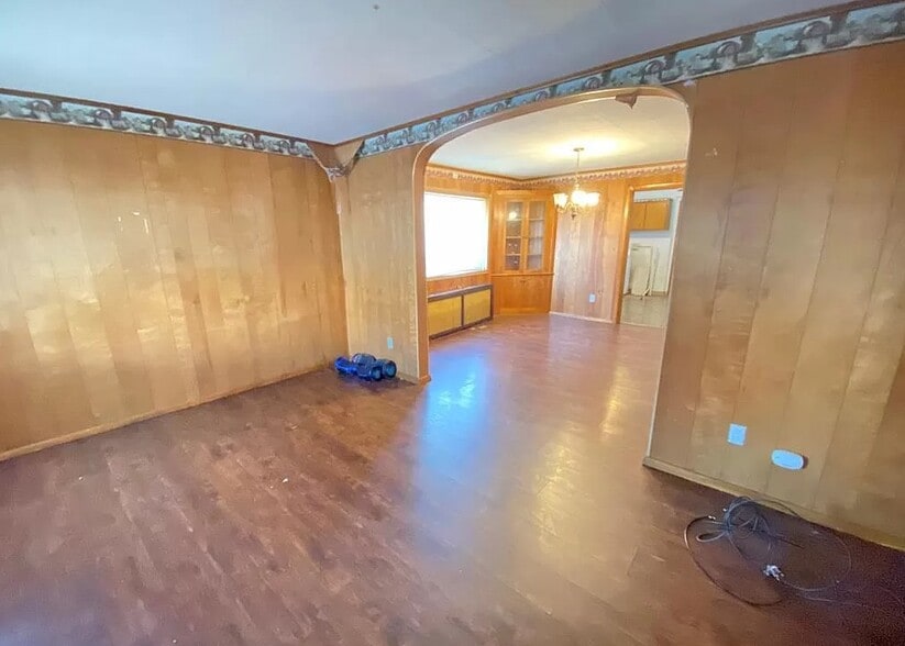 Building Photo - 606 Cypress Ave